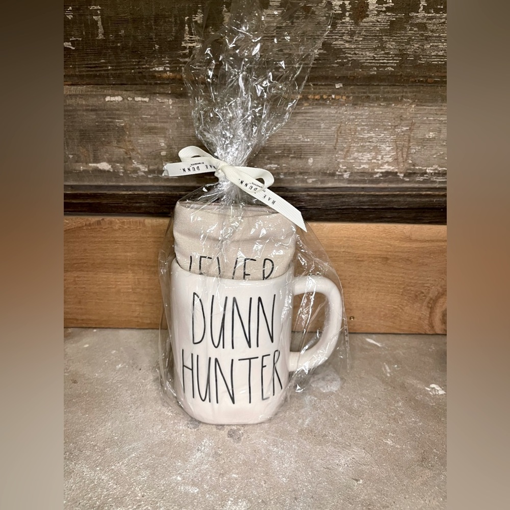 NEW Rae Dunn Dunn Hunter Mug with Tea Towel